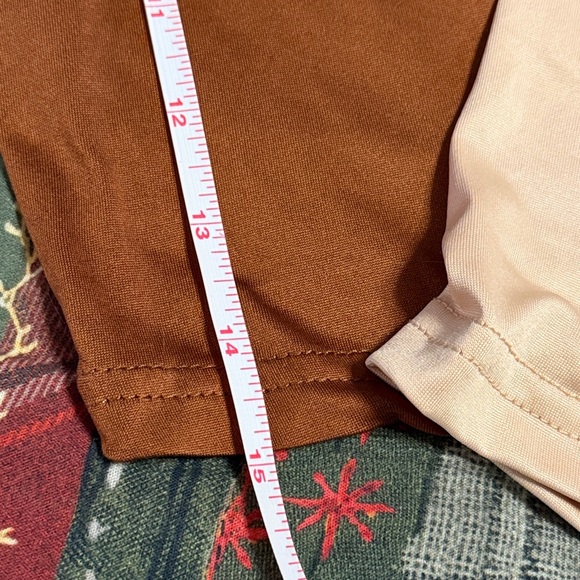 SHEIN Brown and Cream Short Sleeve Crop Tops (2-Pack) - Picture 3 of 6